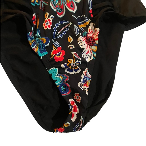 ⭐️ 5/$25 a.n.a. black and floral one-piece swimsuit mesh cutouts size 6 - Picture 2 of 7